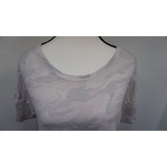 Old Navy Women’s Gray Camo Print Cropped T-Shirt - Size M - Picture 3 of 16